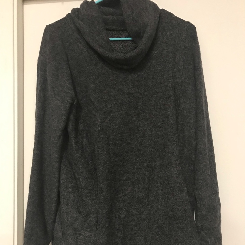 Super soft, thick turtle neck long sleeve shirt